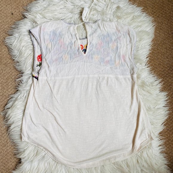 Hollister White Embroidered Sleeveless Top S - Picture 2 of 9